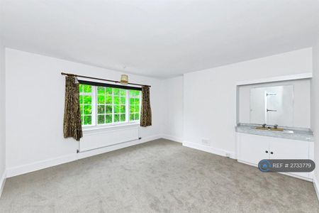 5 bedroom detached house to rent - Photo 3