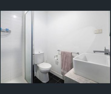 A Sense of Style - Photo 6