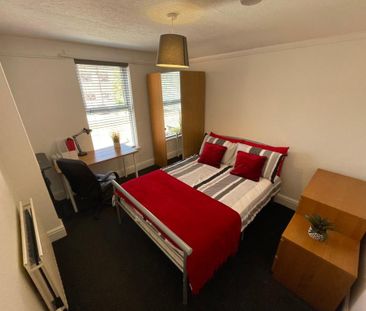 1 bedroom in a house share to rent - Photo 4