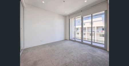 Spacious Split-Level Apartment in the Iconic ‘Tempo’ Complex - Photo 5