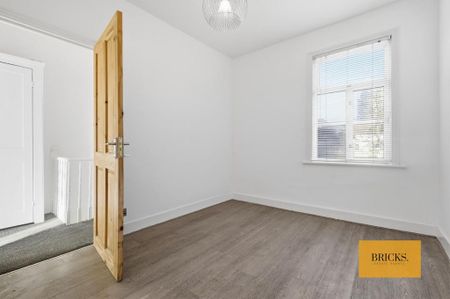 4 bedroom terraced house to rent - Photo 4