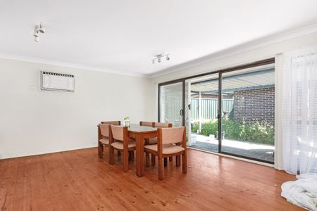 8 Dubbo Street, Quakers Hill NSW 2763 - House For Rent | Domain - Photo 3