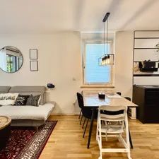 4-Zimmer-Gartenwohnung mit 100 m² Eigengarten und 25 m² Terrasse - Foto 1