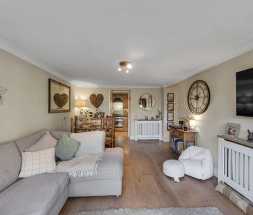 Bridge Road, Chertsey, KT16 - Photo 1