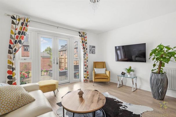 4 bedroom detached house to rent - Photo 1