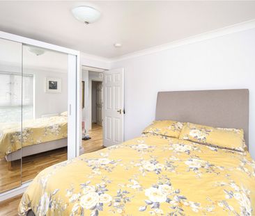 South Lodge, E16 - Photo 2