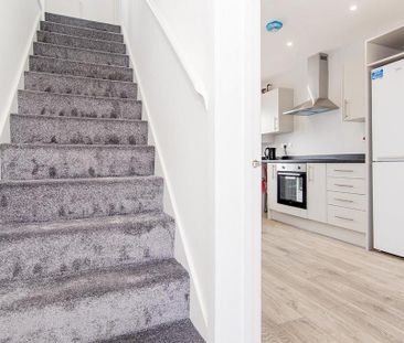 3 bedroom semi-detached house to rent - Photo 6