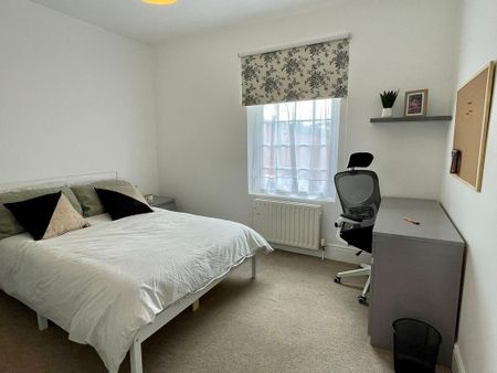 3 bedroom terraced house to rent - Photo 5