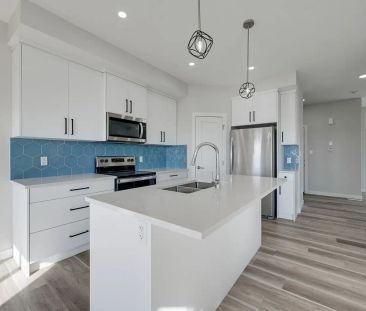 3 Bed 2.5 Bath Dbl Garage Duplex For Rent Leduc — 3 Bedrooms Main F... - Photo 1