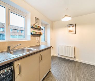 2 bedroom semi-detached house to rent - Photo 6