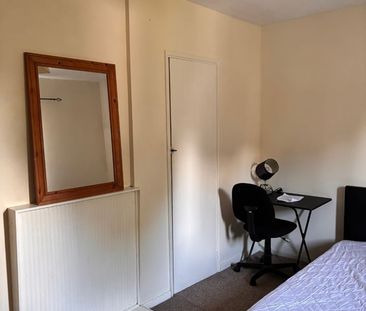 Room in a Shared House, Sheppard Road, BS16 - Photo 4