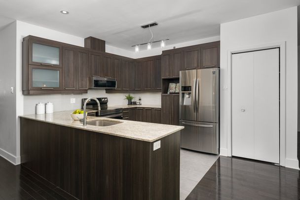 2375 Av. Ekers, #105 - Photo 1