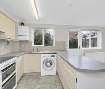 3 bedroom semi-detached house to rent - Photo 5