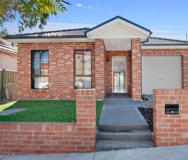 28 Hill Street, Dulwich Hill NSW 2203 - House For Rent | Domain - Photo 5