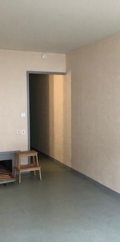 Location Appartement 1 pièce 23m² POITIERS 86000 - Photo 2