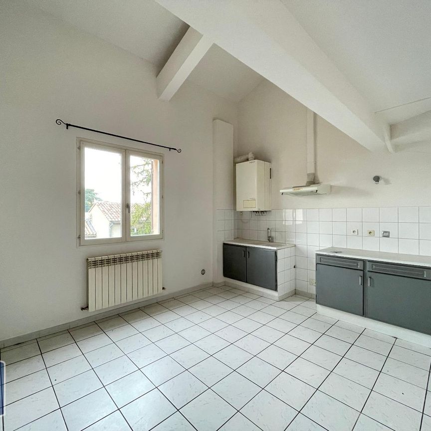 Location Appartement 2 pièces 46m² CARPENTRAS 84200 - Photo 1