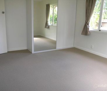 Renovated, Roomy & Ready - Family Living in the Heart of Coorparoo! - Photo 2
