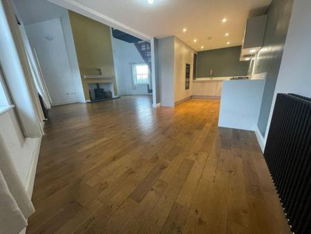 3 bedroom detached house to rent - Photo 2