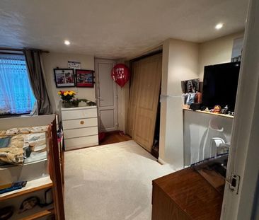 1 Bed Flat, Charlton, SE7 - Photo 6