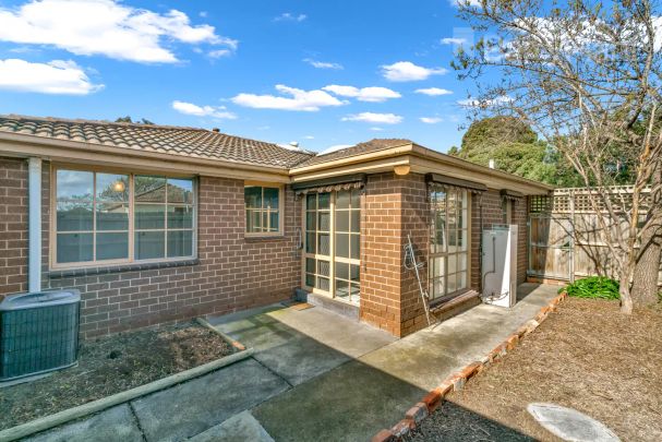 “IMMACULATELY PRESENTED UNIT IN AMAZING LOCATION!” - Photo 1