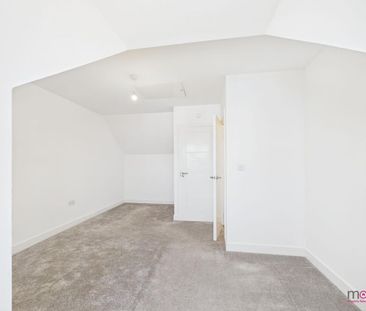 4 bedroom semi-detached house to rent - Photo 6