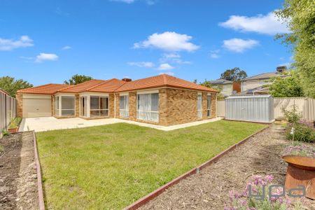 Affordable Family Living in Roxburgh Park - Photo 5