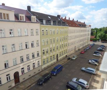 GOHLIS-MITTE! Toll geschnittene 3 Raum Wohnung mit Balkon, Bad mit ... - Foto 1