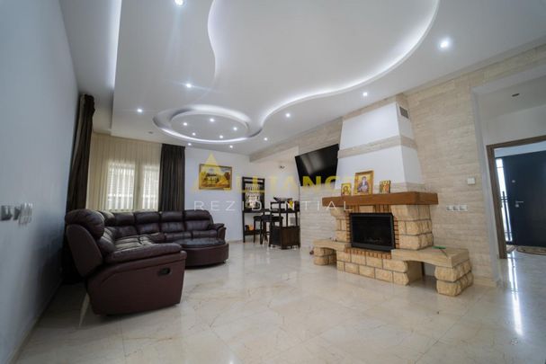 Vila la 5 min de bulevard / 6 Camere / 4 Bai / Teren 350 mp - Photo 1