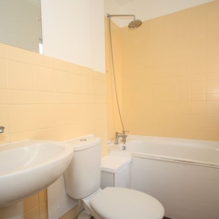 Chobham Road, Woking - Photo 3