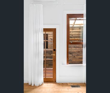 Charming Renovated Victorian with Designer Finishes & Studio Space - Photo 5