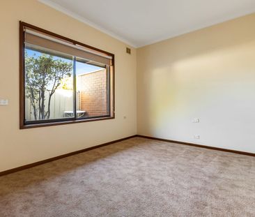 2-Bedroom Home in Quiet Area - Photo 4