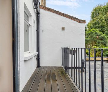 1 bedroom flat to rent - Photo 2