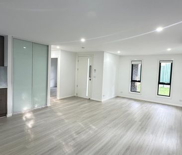 Modern 2 Bedroom Granny Flat in Prime Campbelltown Location! - Photo 3