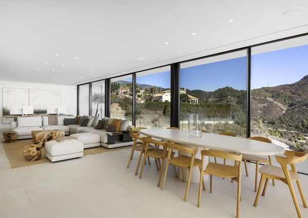 Luxury Villa for rent in Benahavís, Spain