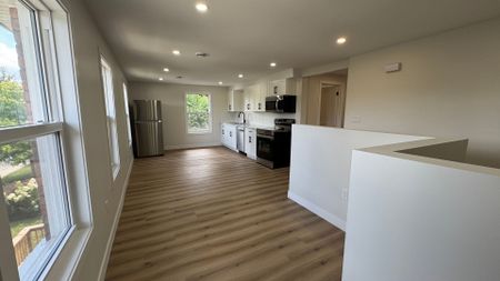 For Lease - 115 - B Bidwell Street, Tillsonburg, Ontario - Photo 3