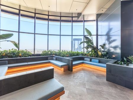 LUXURY APARTMENT IN CITY CENTER - Photo 3