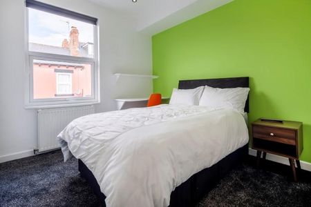 4 bedroom end of terrace house to rent - Photo 4