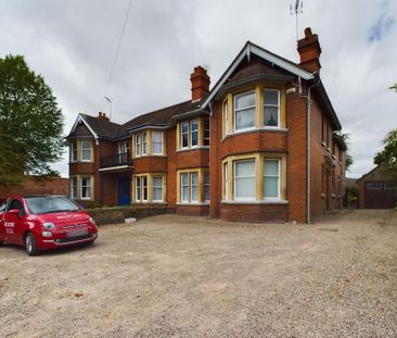 5 bedroom semi-detached house to rent - Photo 1