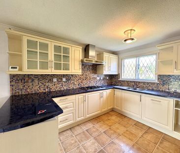 3 bedroom end of terrace house to rent - Photo 4