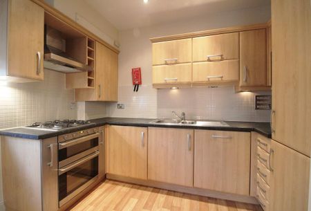 2 bedroom apartment to rent - Photo 4