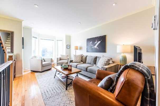 Battery Road - Photo 1