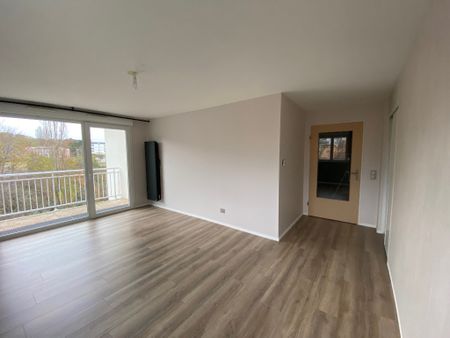 Location Appartement 3 pièces 65m² BESANCON 25000 - Photo 3