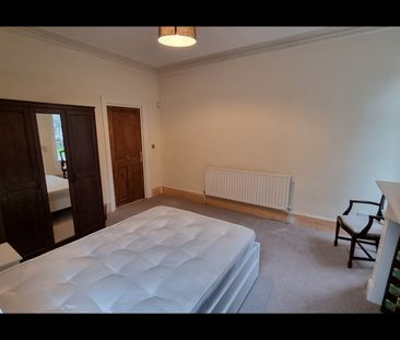 Room in a Shared House, Bury Old Road, M25 - Photo 6