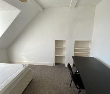 6 bedroom terraced house to rent - Photo 1