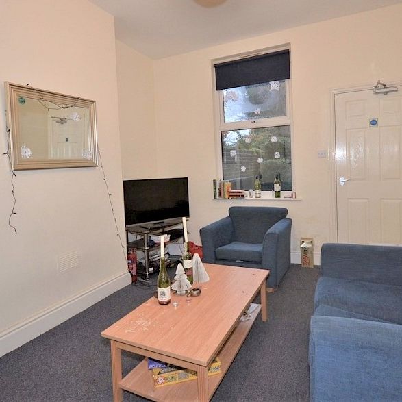 109 Broomspring Lane, Broomhall, Sheffield S10 2FD - Photo 1