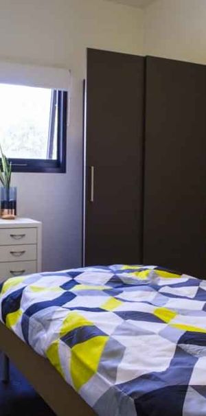 Single Room (Shared Bathroom) - Photo 2