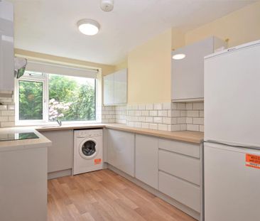 4 bedroom terraced house to rent - Photo 6