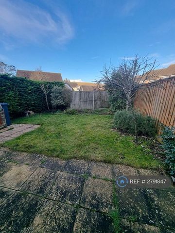 2 bedroom semi-detached house to rent - Photo 5