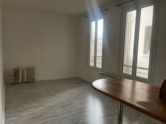 Location appartement 1 pièce, 29.90m², Rochefort - Photo 1