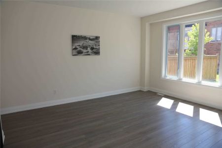 For Lease - 5 Red Rose Lane, East Gwillimbury, Ontario - Photo 4